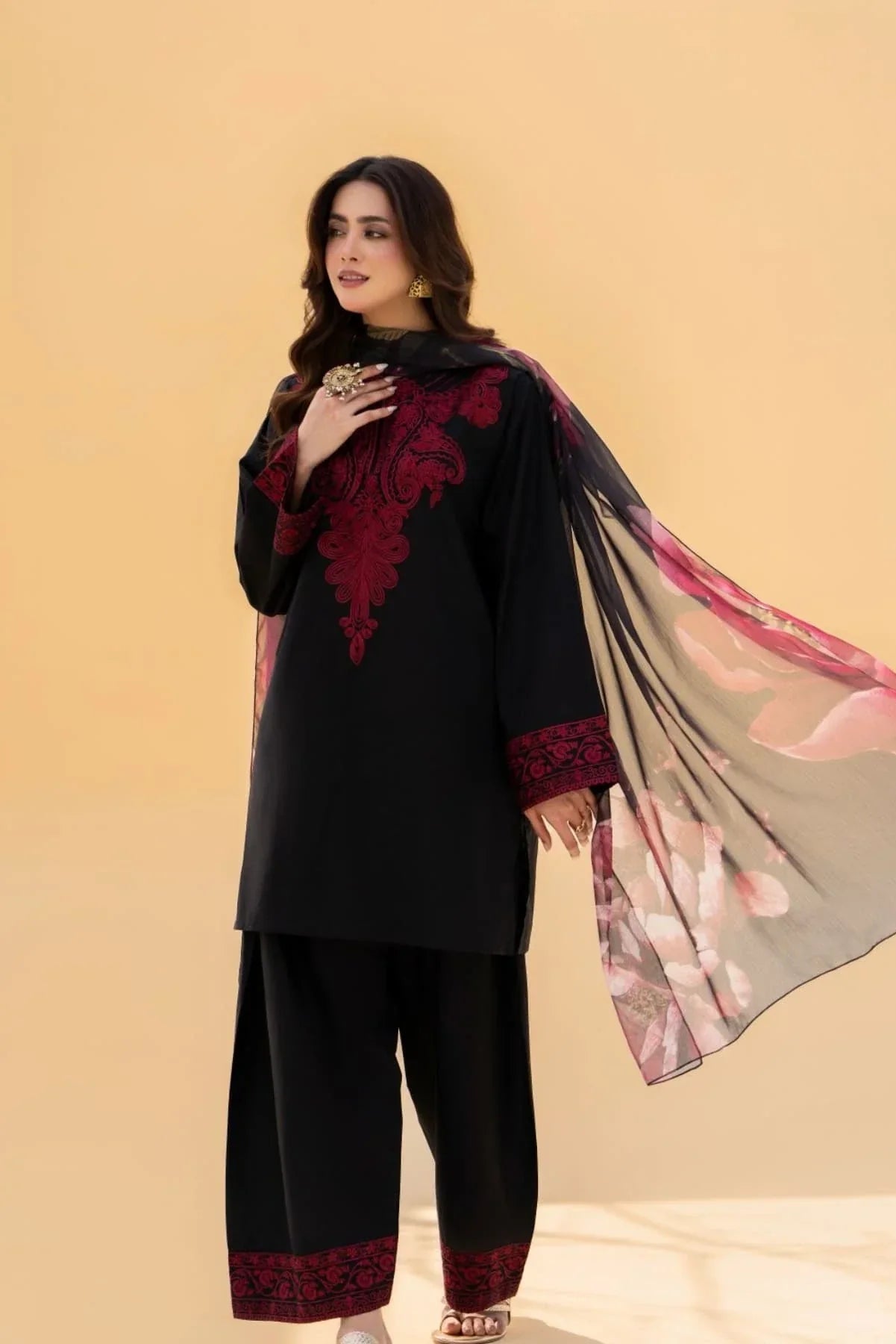 Black Rose Embroidered 3ps