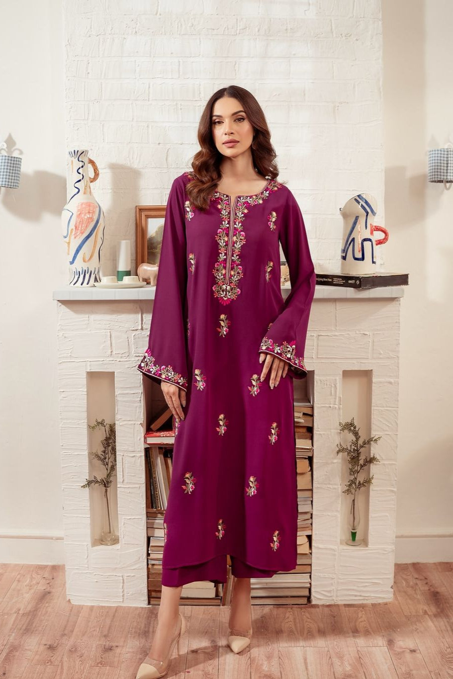 Rosebud Embroidered 2ps